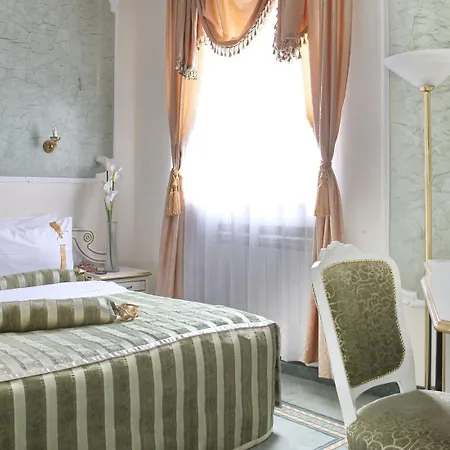 Queen's Astoria Design Belgrad