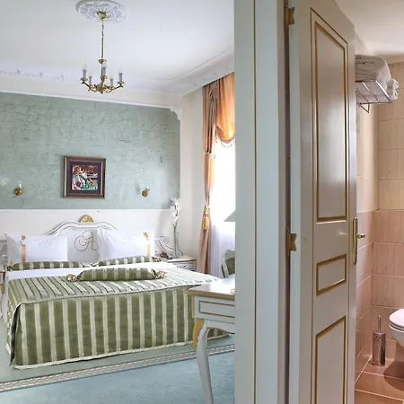 Queen's Astoria Design 4* Belgrado