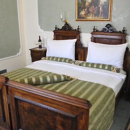 Queen's Astoria Design Hotel 4*