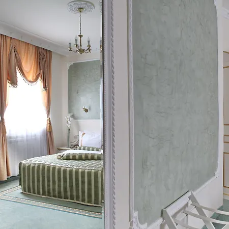 Queen's Astoria Design Belgrad