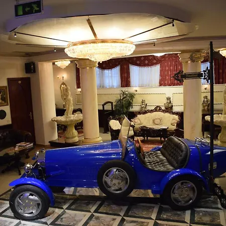 Hotel Queen's Astoria Design