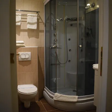 Queen's Astoria Design Hotel 4*