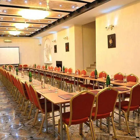 Queen's Astoria Design Hotel