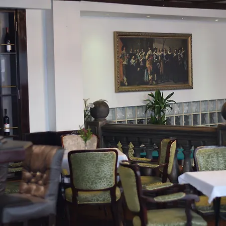 Hotel Queen's Astoria Design 4*