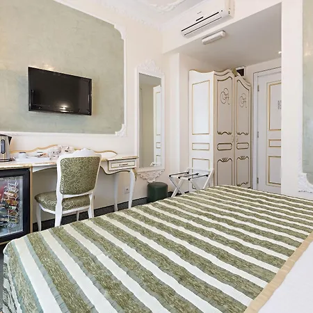 Queen's Astoria Design 4* Belgrad