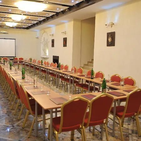Hotel Queen's Astoria Design Belgrado