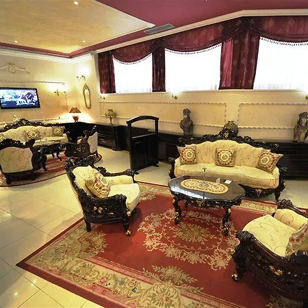 Queen's Astoria Design Hotel 4*