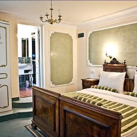 Queen's Astoria Design 4* Belgrado