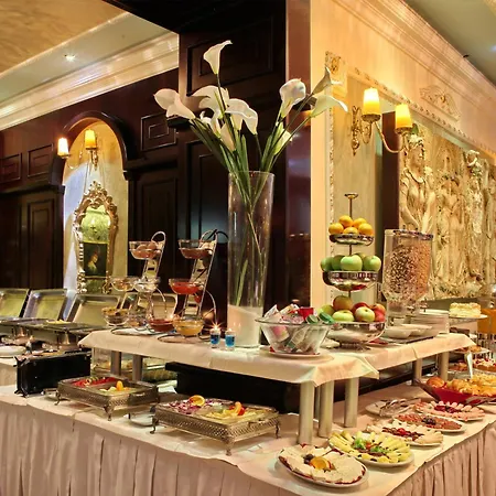 Hotel Queen's Astoria Design 4*