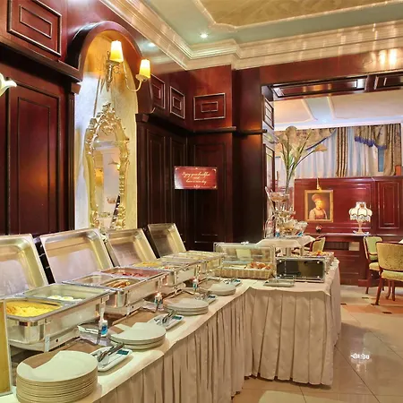 Hotel Queen's Astoria Design 4*