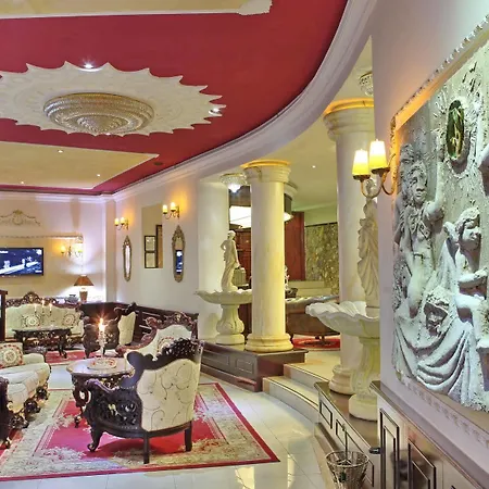 Queen's Astoria Design 4*