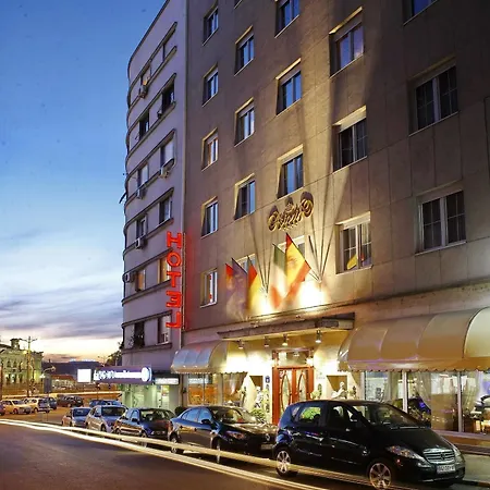 Queen's Astoria Design 4*