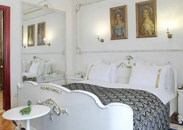 Queen's Astoria Design Hotel Belgrade