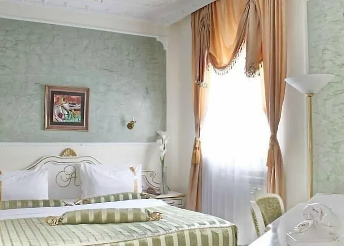 Hotel Queen's Astoria Design Belgrade