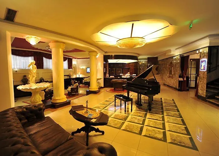 Queen's Astoria Design Hotel