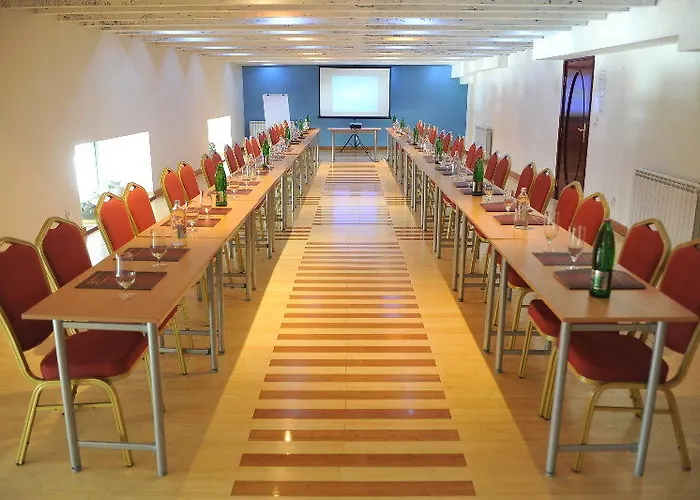 Queen's Astoria Design Hotel 4*